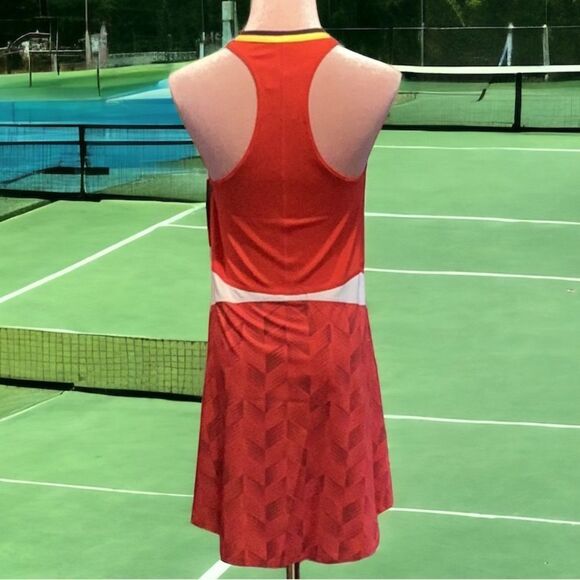 NEW BALANCE NWT WOMENS FITTED FAST DRYING MOISTURE WICKING TOURNAMENT DRESS LG - Picture 4 of 10